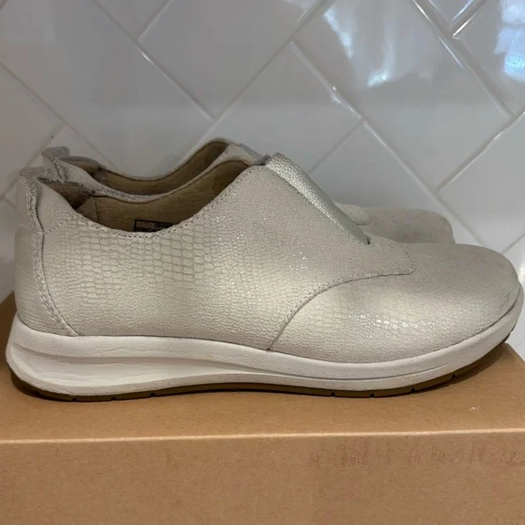 Revere Women’s Shoes Oyster Lizard Chicago Women's Slip-On Sneakers Size 8 - Picture 3 of 8